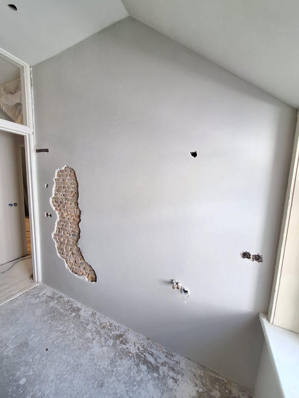 Dezelfde wand strak gestuct